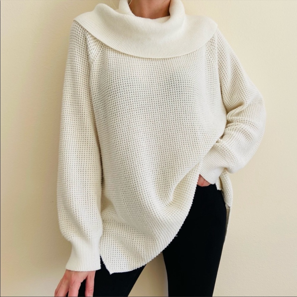 Michael Kors Waffle knit cowl neck ivory sweater-Large